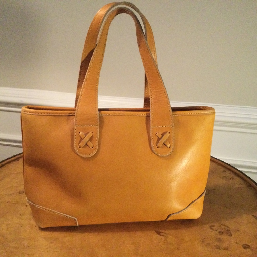 Elegant Tan Leather Tote Bag